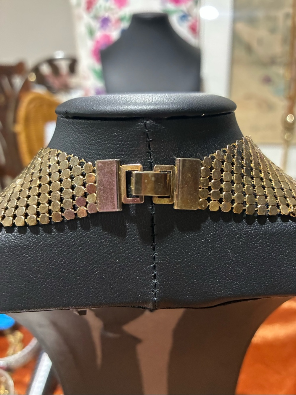 Vintage 1970s Gold Tone Mesh Disco Statement Necklace - Picture 5 of 5